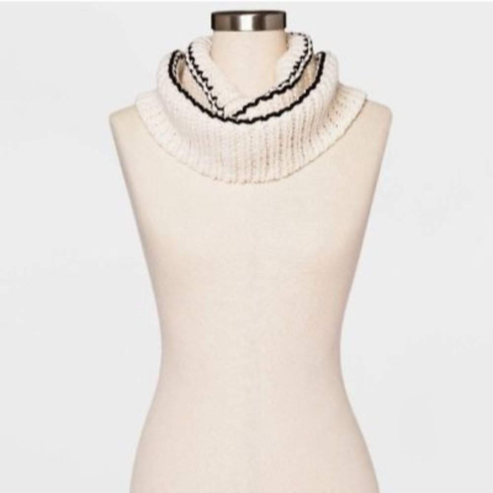 Target Wild Fable Cream Striped Chunky Knit Infinity Cowl Tube Scarf